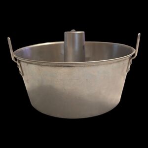 VTG Comet Aluminum Angel Food Cake Tube Pan W Cooling Legs 2P USA 19" x 4-1/4"